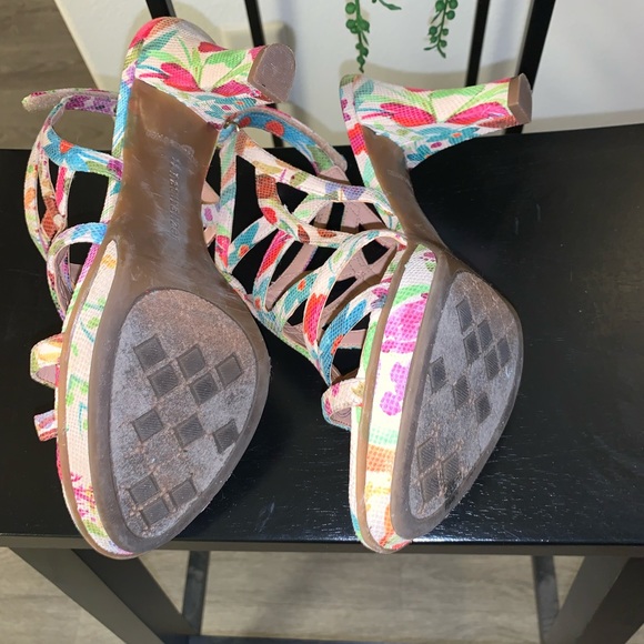 NATURALIZER heel size 8.5 - Picture 6 of 6